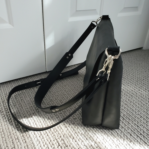 Handmade leather laptop bag - Picture 8 of 11